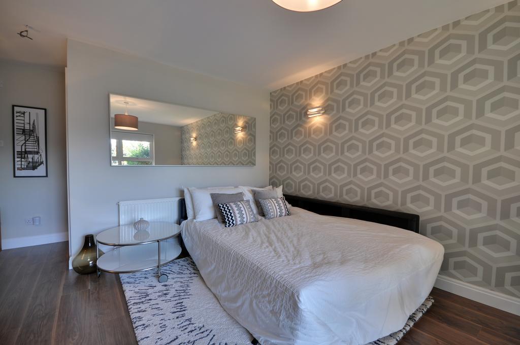 Appartement The Garden Apartment, Near Airport & *