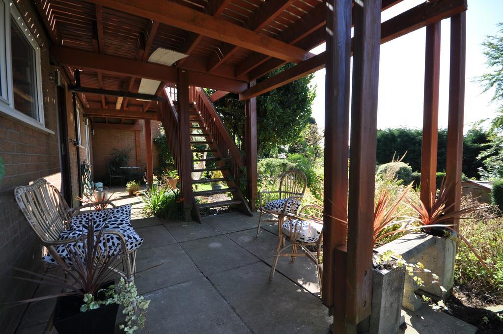 The Garden Apartment, Near Airport & Appartement