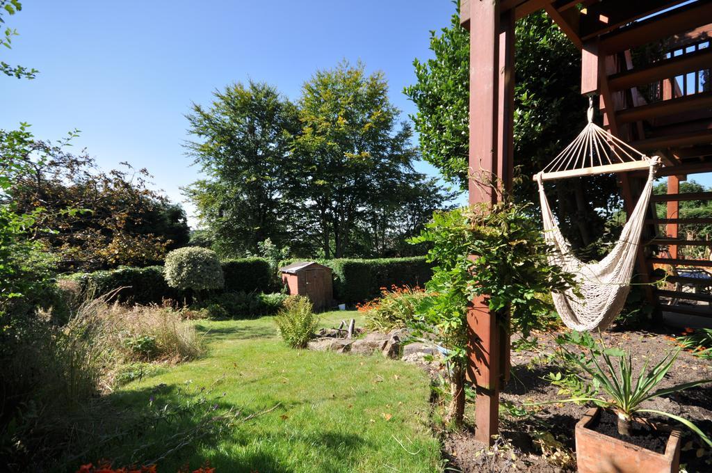 The Garden Apartment, Near Airport & Appartement *